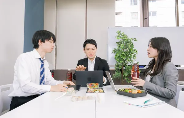 人事評価の「中心化傾向」とは？｜評価者バイアスを理解して公正な評価を実現する